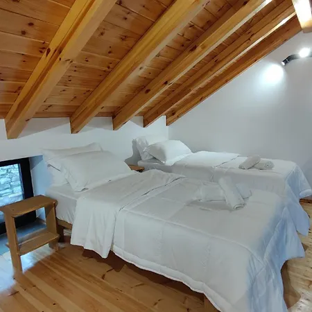 Gogo Moustache Guest house Permet