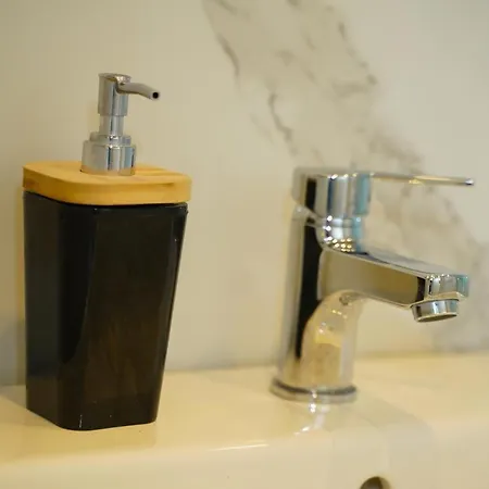 Gogo Moustache بيت ضيافة