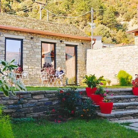 Gogo Moustache Guest house *