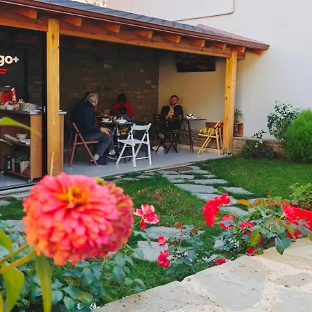Guest house Gogo Moustache *