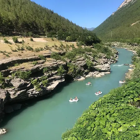 بيت ضيافة Gogo Moustache Përmet