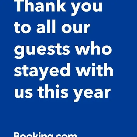 Gogo Moustache Përmet