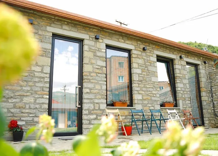 Gogo Moustache بيت ضيافة Përmet