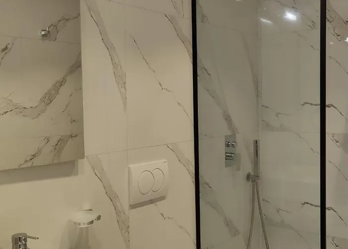 Gogo Moustache Pensjonat 3*