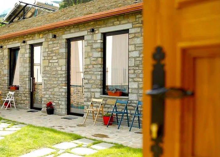 Gogo Moustache 3* Përmet