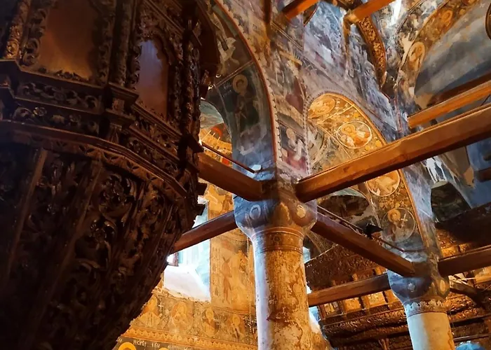 Gogo Moustache 3* Përmet